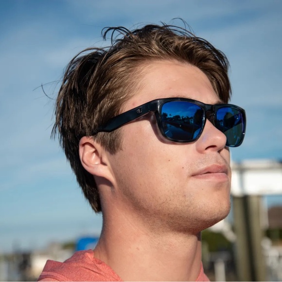 Meet your Posher, Lou - Picture 2 of 4